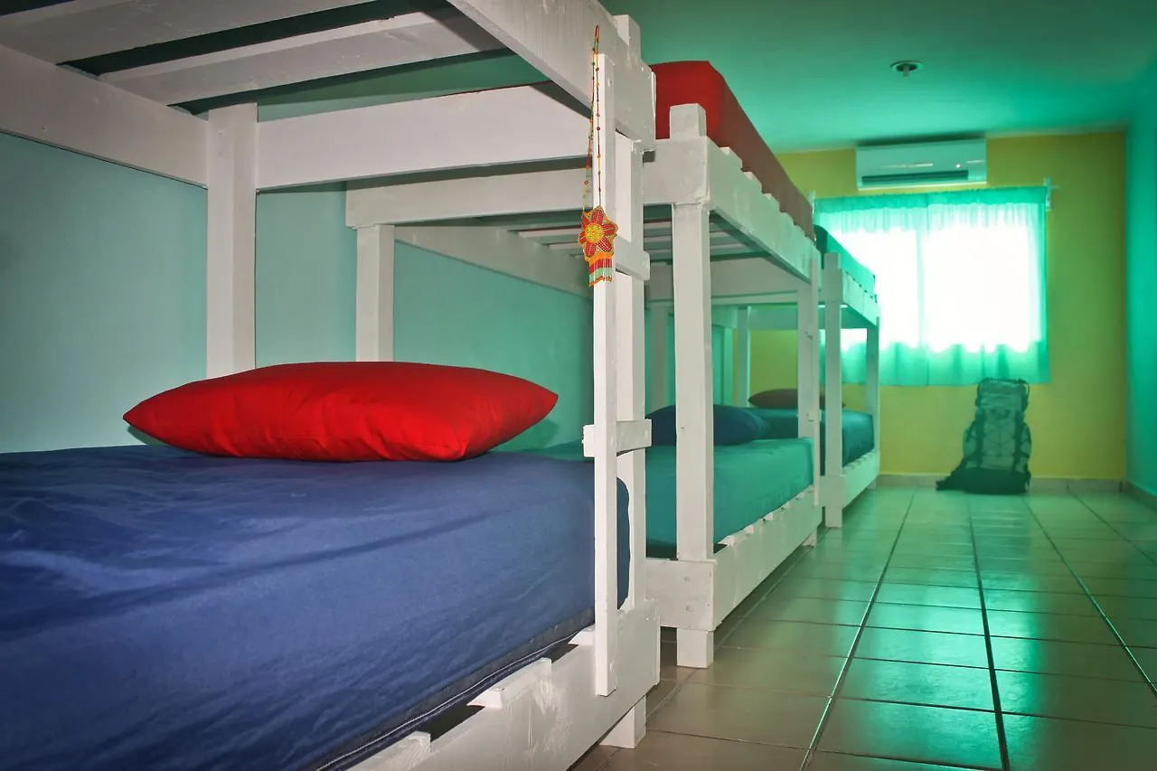 Tres Mundos Hostel Playa del Carmen